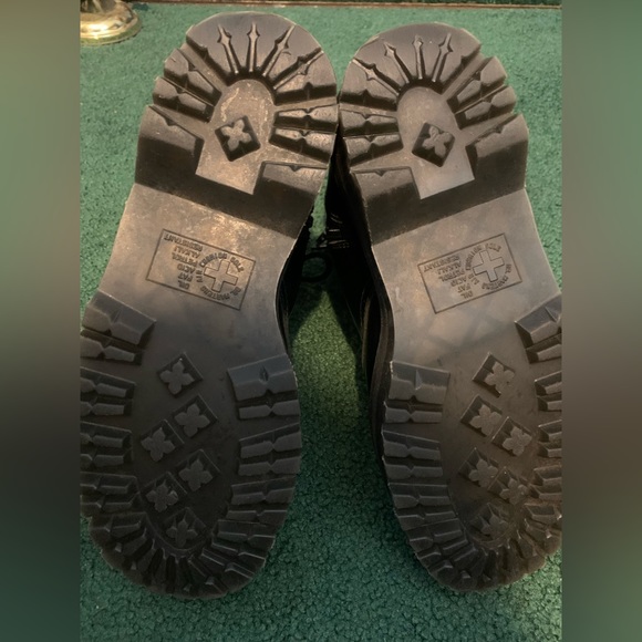 Dr. Marten Jadon Black - Picture 10 of 10